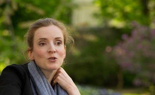 La ministre de l'Environnement Nathalie Kosciusko-Morizet, le 6 avril 2011 dans les jardins du ministère
