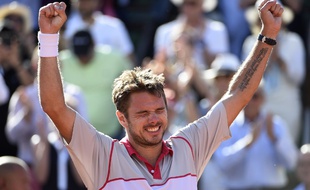 La joie de Wawrinka après sa victoire en finale de Roland-Garros, le 7 juin 2015.