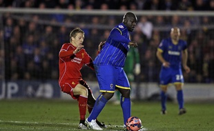 Adebayo Akinfenwa a fait sensation face à Liverpool lundi soir.