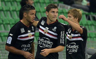 Jérémy Pied (au centre), connaît Hatem Ben Arfa depuis ses débuts professionnels à l'OL.
