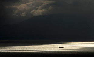 Privée de façade maritime mais possédant de nombreux lacs, la Suisse n'est pas à l'abri d'un tsunami, comme le prouve la vague catastrophique qui a balayé le lac Léman en l'an 563, documentée dans un article publié dimanche par la revue scientifique Nature Geoscience.