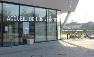 24/11/2017. Illustration à l'université Lumière Lyon II sur le campus de Bron