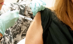 Expérimentation d'un vaccin contre le virus Ebola le 2 septembre 2014 à Bethesda dans le Maryland.