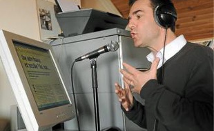 Esope Editions fait lire ses treize magazines à des comédiens professionnels.