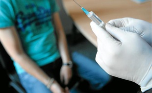 Les infirmiers libéraux craignent de ne plus pouvoir assurer les soins aux domiciles de personnes dépendantes.