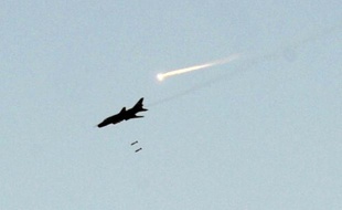 Un avion de l'armée syrienne au-dessus de la Syrie, le 19 octobre 2012