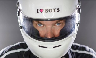 Oliver Warman, animateur de la communauté Facebook «Gay Racer».