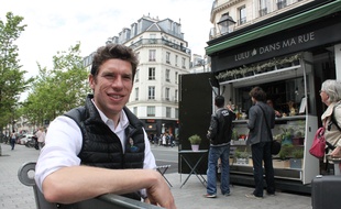 En avril 2015, Charles-Edouard Vincent a lancé "Lulu dans ma rue", une conciergerie qui veut recréer du lien social au coeur de Paris.