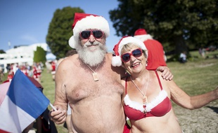 Un couple français au congrès des Pères Noël à Copenhague (Danemark) en juillet 2014