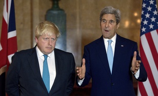 Boris Johnson et John Kerry lors d'un point presse sur les possibles sanctions envers les régimes syrien et russe