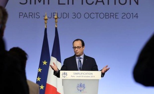 Le président de la République François Hollande clôt le 30 octobre 2014 à Paris le conseil de Simplification