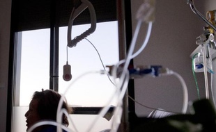 Le rapport du professeur Jean-Paul Vernant remis vendredi au gouvernement formule des recommandations pour le futur 3e Plan cancer afin de réduire les inégalités sociales face à cette maladie et impliquer davantage les médecins généralistes.