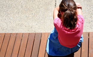 Période particulièrement à risque pour les femmes et les enfants victimes de violences, le confinement a entraîné une hausse de 40% des interventions policières à domicile.