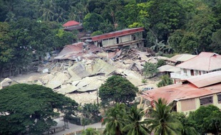 Le puissant séisme qui a secoué le centre des Philippines en début de semaine a fait 172 morts et 22 disparus dont cinq enfants, selon un dernier bilan provisoire publié vendredi par les autorités.