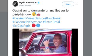 Le plus tranquillement du monde, Kurzawa offre un maillot au beau milieu du périph' parisien.