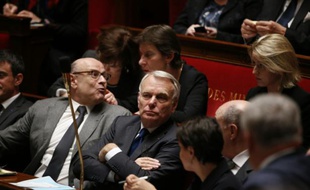 Jean-Marc Ayrault lors des questions au gouvernement le 6 avril 2016 à l'Assemblée nationale à Paris