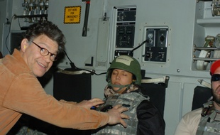 Le sénateur américain Al Franken s'est excusé pour avoir touché les seins de la présentatrice Leeann Tweeden en 2006.