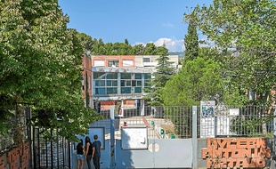 Lundi, les professeurs faisaient leur pré-rentrée " dans la tristesse ".