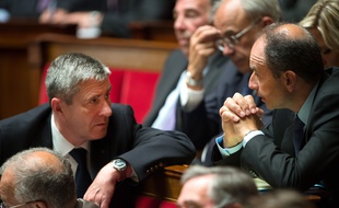 Les députés UMP Philippe Briand (à gauche) et Jean-François Copé, le 10 juin 2014 à l'Assemblée nationale.