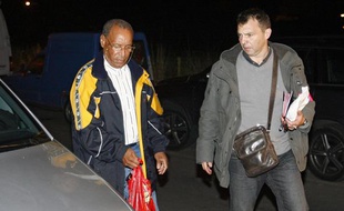 Le père de Younès, Mohamed Jratlou, le 9 novembre 2010, jour de sa mise en détention.