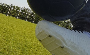 La chaussure de foot à semelle rétractable (prototype).