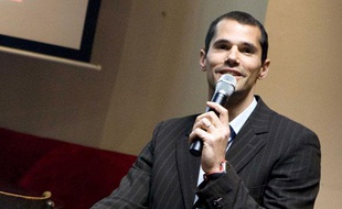 Romain Mesnil, world vice-champion, pole vault 2007, presents hi new concept to encourage businesses and individuals to sponsor athletes. Paris, FRANCE, 31.03.2009.
REVELLI-BEAUMONT / SIPA