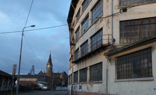 Strasbourg le 06 12 2012. Le quartier du Port du Rhin et les entrepôts de la COOP, investit par le festival Ososphere