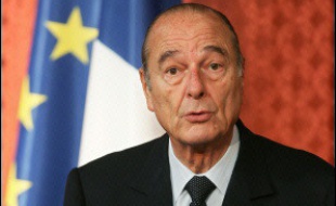 Jacques Chirac a fermement condamné mercredi "les provocations manifestes" à l'égard des musulmans, avec le souci d'atténuer l'impact que pourrait avoir la publication le même jour des caricatures de Mahomet par l'hebdomadaire satirique Charlie-Hebdo.