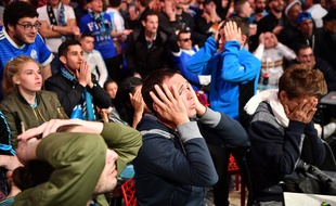 Les supporters, déçus, sur le Vieux-Port.