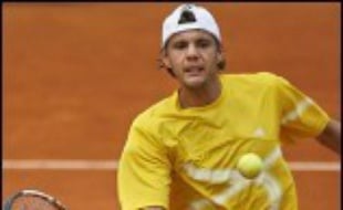 Monfils a été rejoint par Paul-Henri Mathieu, vainqueur facile de l'Allemand Björn Phau (6-4, 6-2, 6-1), et de Julien Benneteau, qui a battu le Serbe Janko Tipsarevic (6-2, 6-4, 6-7 (5/7), 6-3).