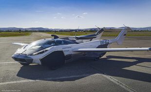 L’AirCar a réussi son premier vol