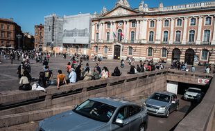 La place du Capitole à Toulouse. Illustration.