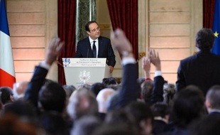 François Hollande a annoncé mardi sa volonté de décharger les entreprises de quelque 30 milliards d'euros de charges d'ici à 2017, l'équivalent de leurs cotisations familiales, tout en promettant qu'il n'y aurait pas de transfert des charges vers les ménages.