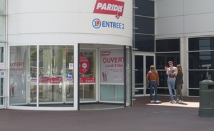 Une entrée du centre commercial Paridis, à Nantes