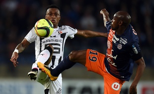 Le défenseur rennais Edson Mexer au duel avec Souleymane Camara, le 7 mai 2016 à Montpellier.