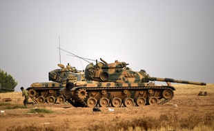 La Turquie, soutenue par les forces de la coalition internationale antijihadiste, a lancé avant l'aube l'opération "Bouclier de l'Euphrate", avec des avions de combat et ses forces spéciales pour chasser l'EI de Jarablos