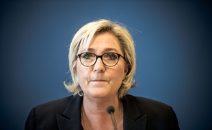 Marine Le Pen, présidente du FN, le 22 novembre lors d'une conférence de presse au QG du parti à Nanterre