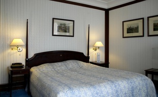 Illustration d'une chambre d'hôtel.