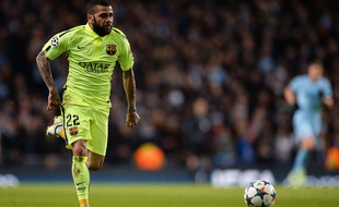 Daniel Alves lors du match entre Barcelone et Manchester City le 24 février 2015.