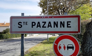 La commune de Sainte-Pazanne se trouve au sud de Nantes.