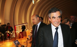 François Fillon visitant la Cité du Vin à Bordeaux, le mercredi 25 janvier 2017
