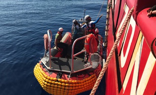 L'Ocean Viking remplace l'Aquarius en mer Méditerranée.