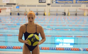 La nageuse française Laure Manaudou, lors d'un entraînement à Auburn, aux Etats-Unis, le 30 décembre 2011.