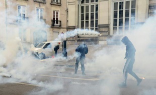Manifestation à Nantes le 5 avril 2016, contre le projet de Loi travail