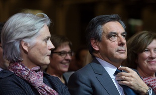 Après les révélations du Canard Enchaîné sur des soupçons d'emplois fictifs pesant sur Penelope, l'épouse de François Fillon, le clan Fillon se retrouve dans la tourmente.