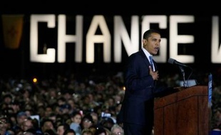 Le temps presse désormais pour les deux candidats à la Maison Blanche qui devaient passer la dernière semaine de campagne dans une poignée d'Etats clefs où se jouera la présidentielle américaine, et le démocrate Barack Obama a prévu de prononcer dès lundi son plaidoyer final.