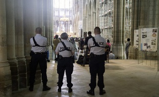 Célébration sous haute protection en hommage au père Jacques Hamel à la cathédrale Saint-Denis le 31 juillet 2016