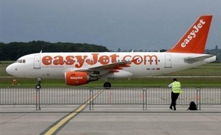 La compagnie aérienne britannique easyJet a lancé jeudi un vol régulier et quotidien entre l'aéroport Roissy-Charles-de-Gaulle et Bastia, première liaison régulière vers la Corse d'une low-cost au départ de Paris, estimant ses perspectives "excellentes".