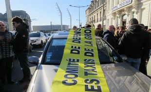 Manifestation de taxis contre Uber Pop, le 10 février 2015 à Bordeaux