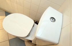 Ce chirurgien aurait filmé 4.500 vidéos dans des toilettes d’hôpitaux